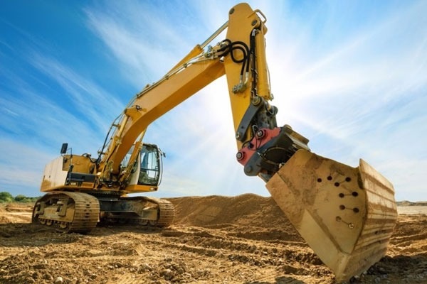 heavy equipment rental in UAE