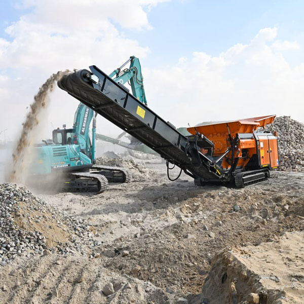 heavy equipment rental in UAE